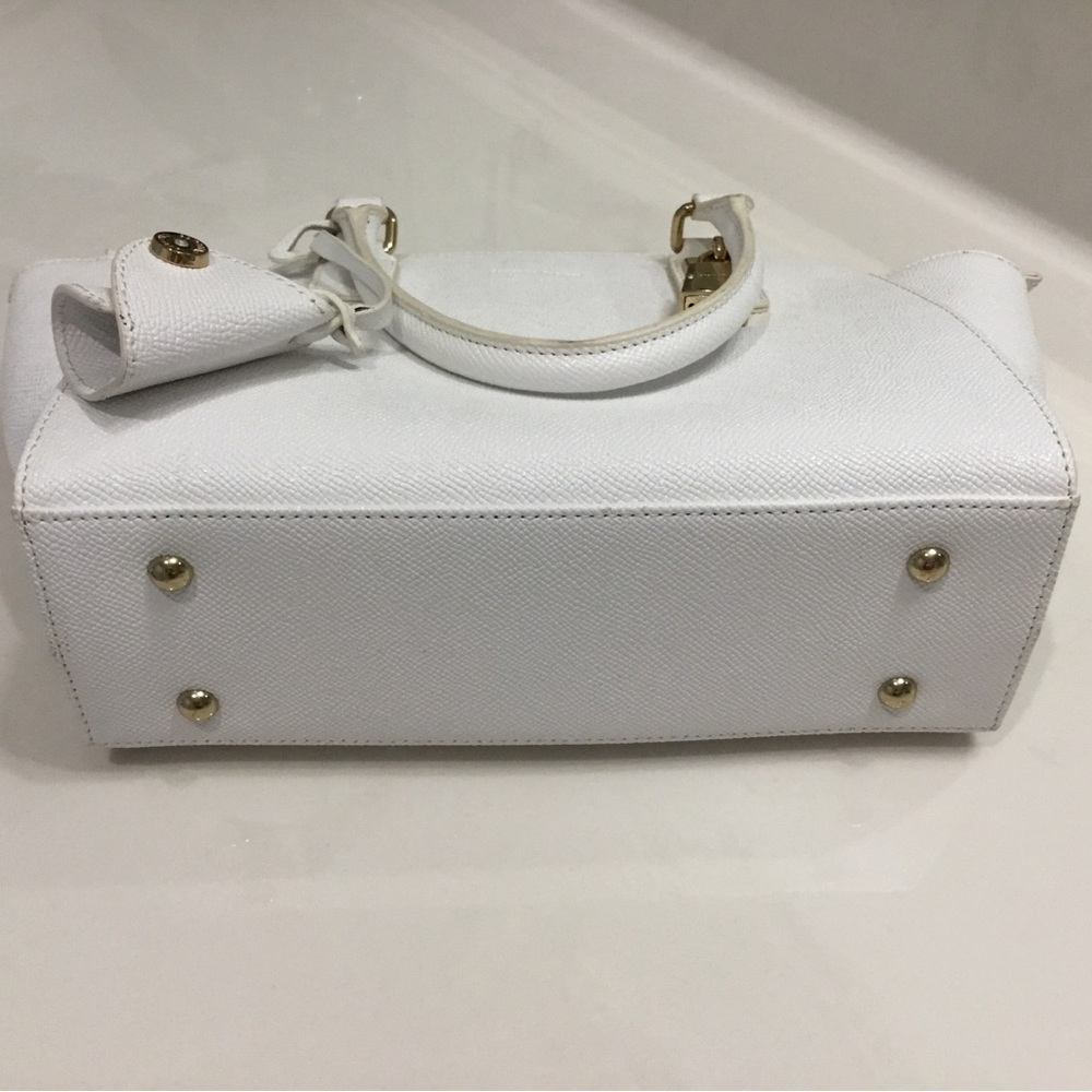 Samantha Thavasa x Fred Segal White Leather Handbag, Zipper Closure & Lock Charm - Picture 7 of 9